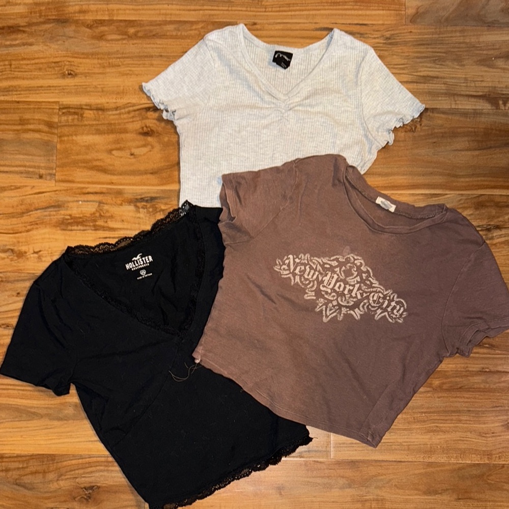 Hollister Black Graphic Crop T-Shirt